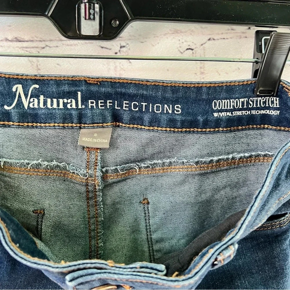 Natural Reflections Women’s Ankle Skinny Distressed Denim Jeans Raw Hem Size 8 - Picture 7 of 8